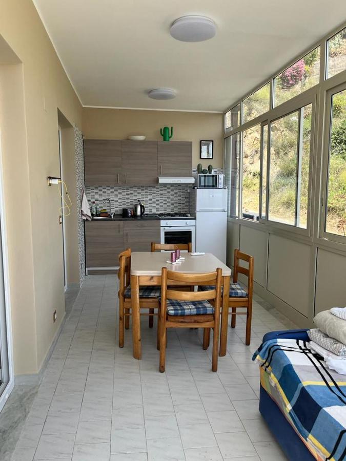 Casa Vacanze Luna Apartment Letojanni Bagian luar foto
