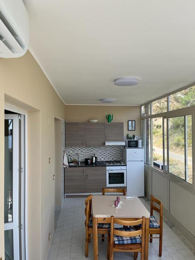 Casa Vacanze Luna Apartment Letojanni Bagian luar foto